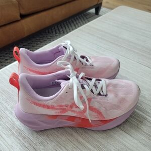 Asics Novoblast 5 Womens 8.5 White/Coral